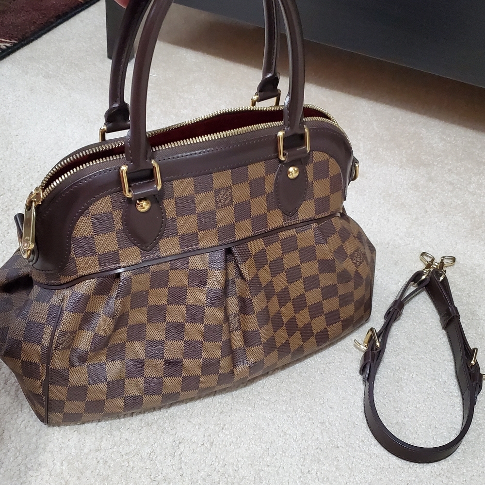 Authentic Louis Vuitton DE Trevi Pm